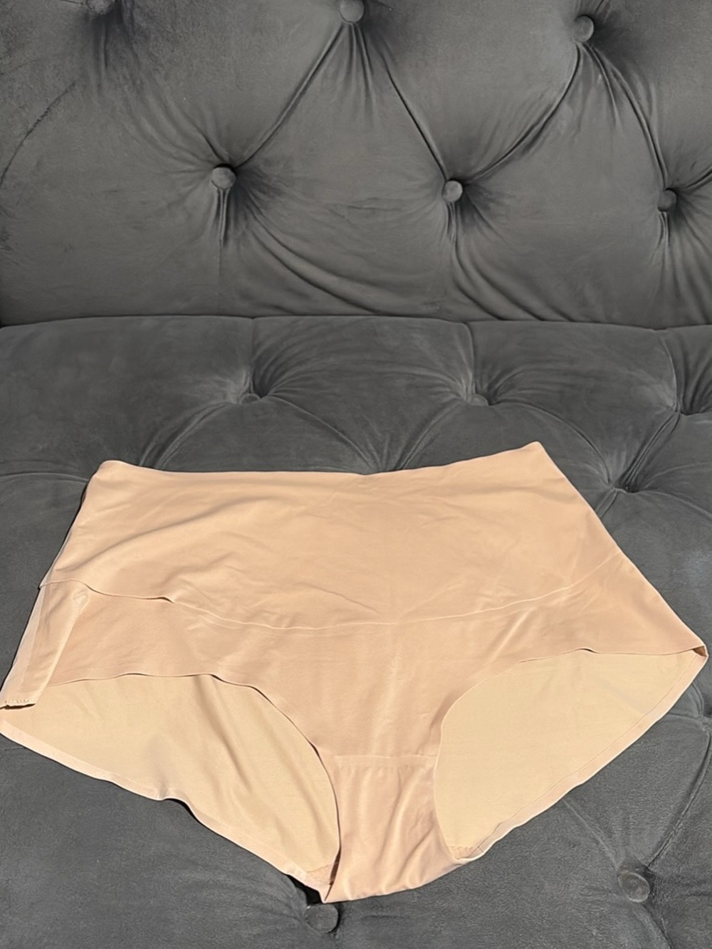 SKIMS High-Waist Seamless Shorts - Beige